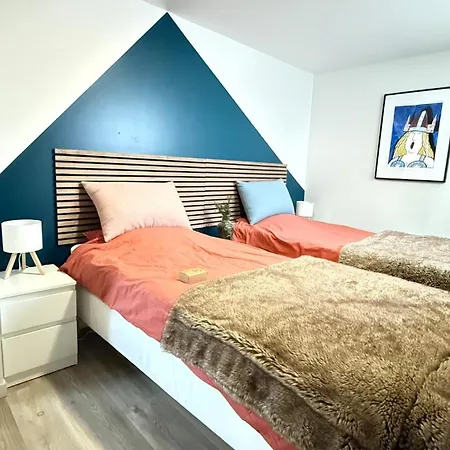 Maison Cathedrale - Ancien Atelier D'artiste Contemporain Casa de Férias *