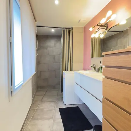 Maison Cathedrale - Ancien Atelier D'artiste Contemporain Nordhouse