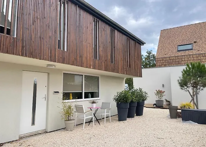 Maison Cathedrale - Ancien Atelier D'artiste Contemporain