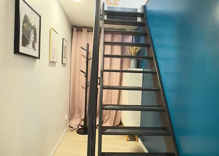 Vakantiehuis Maison Cathedrale - Ancien Atelier D'artiste Contemporain *