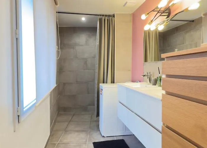 Maison Cathedrale - Ancien Atelier D'artiste Contemporain